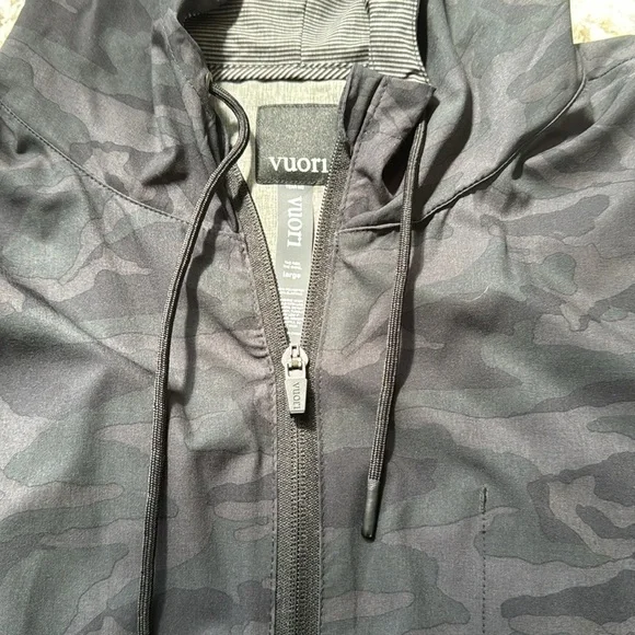 New Vuori Black Hooded Jacket for women size large - Picture 2 of 8